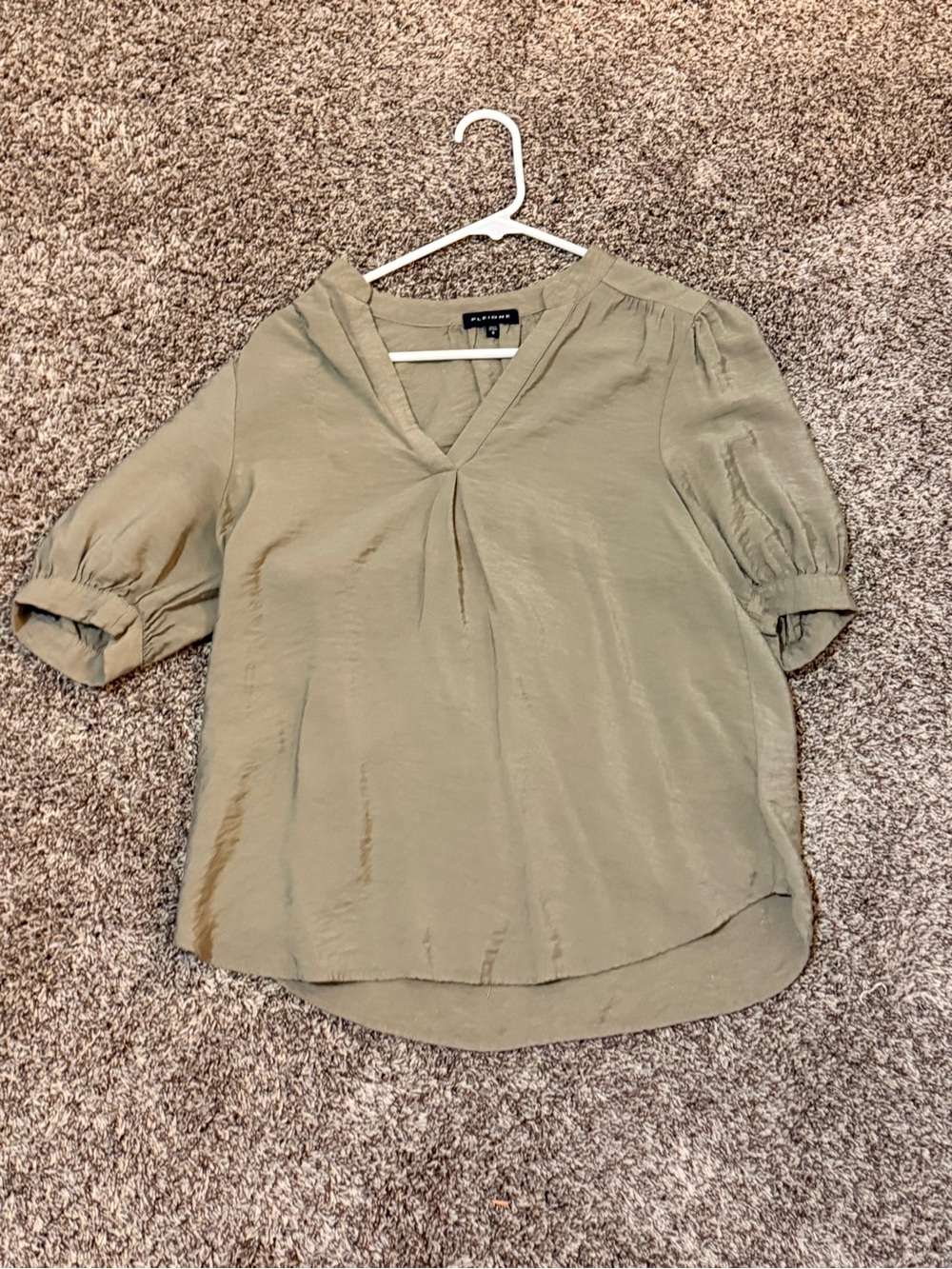 Apt. 9 Olive Green V-Neck Puff Sleeve Blouse